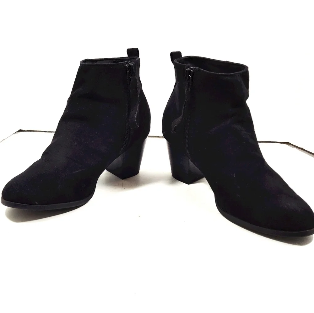 Old Navy Women's boots ankle black faux suade Size: 7